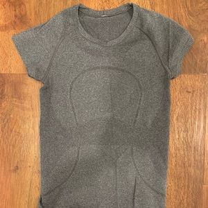 Short sleeve lululemon tshirt